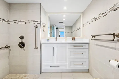 $2,895,000 | 2800 South Ocean Boulevard, Unit 22M, Boca Raton, FL 33432