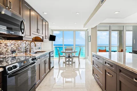 $2,895,000 | 2800 South Ocean Boulevard, Unit 22M, Boca Raton, FL 33432