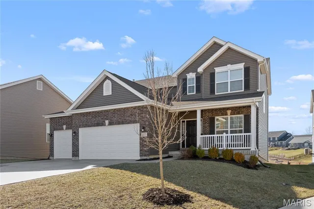 $489,900 | 217 Hidden Bluffs Drive, Lake St. Louis, MO 63367
