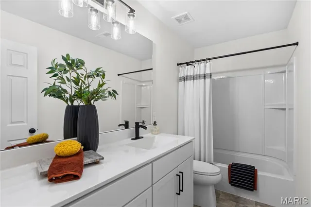 $489,900 | 217 Hidden Bluffs Drive, Lake St. Louis, MO 63367