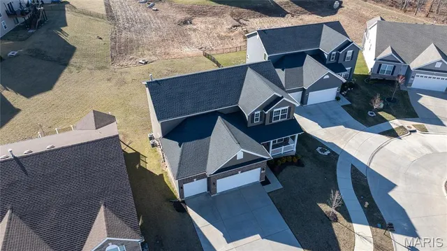 $489,900 | 217 Hidden Bluffs Drive, Lake St. Louis, MO 63367