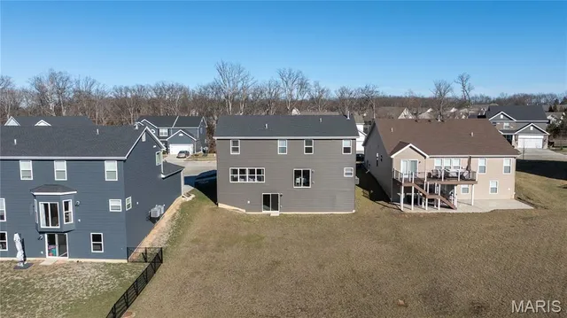 $489,900 | 217 Hidden Bluffs Drive, Lake St. Louis, MO 63367