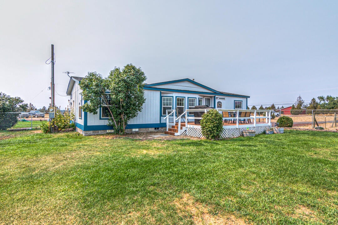 7105 Southwest Shad Road Terrebonne, OR 97760 - Photo 4 of 42 Shad Dr SW 7105 (29 of 43)