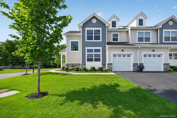 $879,000 | 104 Ari Lane, Center Moriches, NY 11934