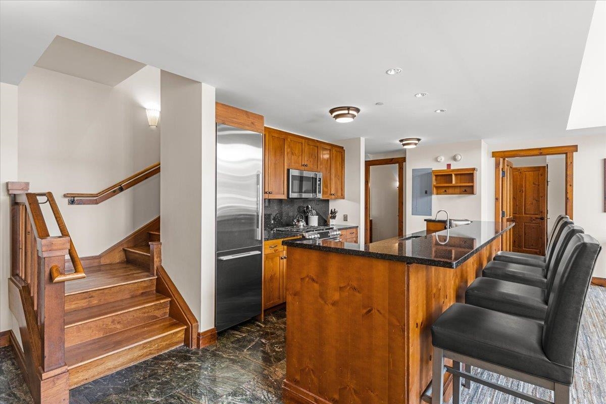 7412 Mountain Road, Unit 436 #522 Stowe, VT 05672 - Photo 12 of 39