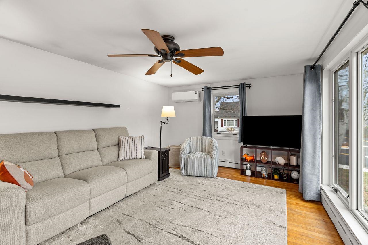 27 Fifield Street Nashua, NH 03060 - Photo 2 of 52 Gallery Image 2