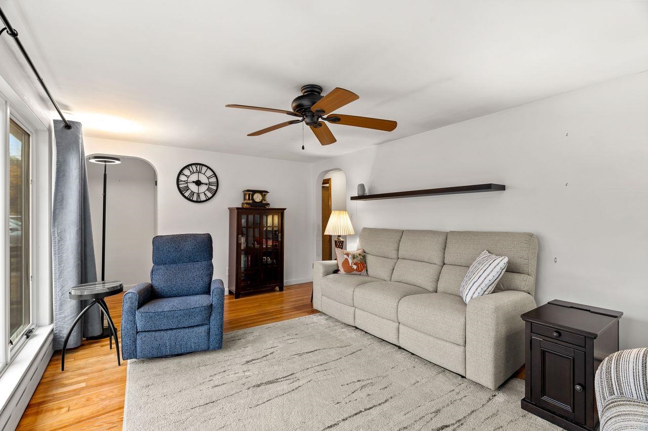 27 Fifield Street Nashua, NH 03060 - Photo 3 of 52 Gallery Image 3