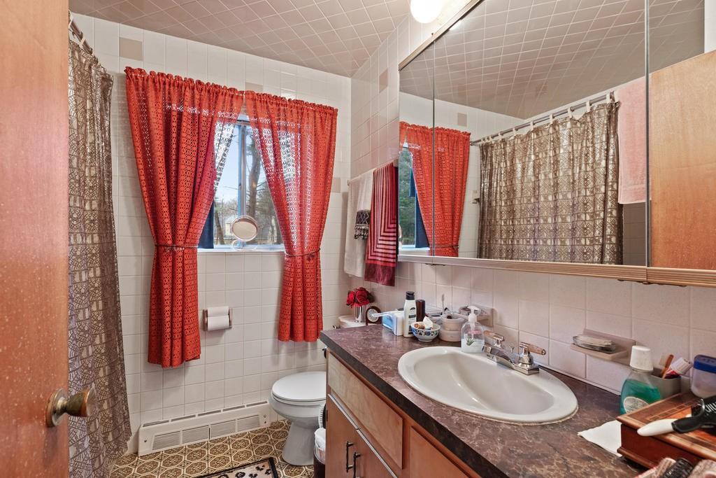 2 Bates Street Burlington, MA 01803 - Photo 19 of 30