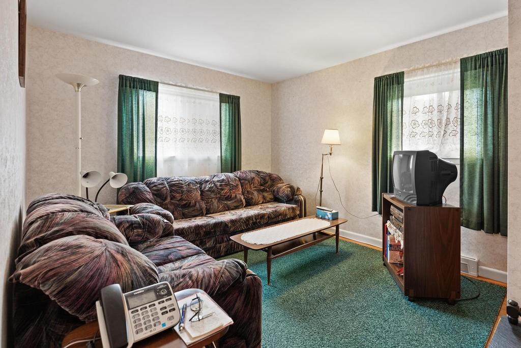 2 Bates Street Burlington, MA 01803 - Photo 21 of 30