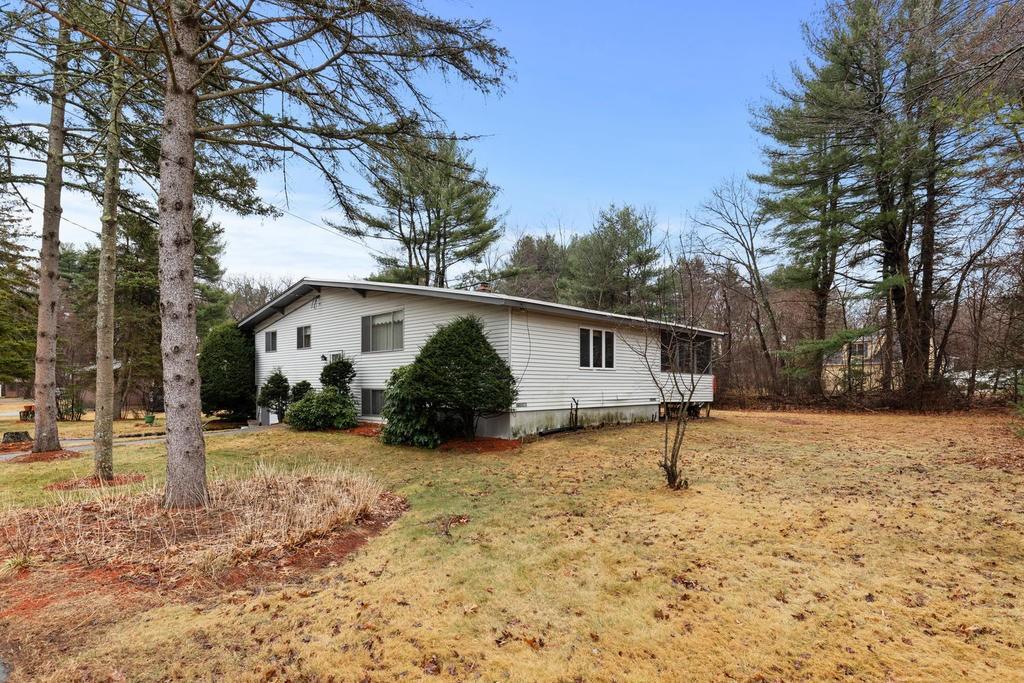 2 Bates Street Burlington, MA 01803 - Photo 5 of 30