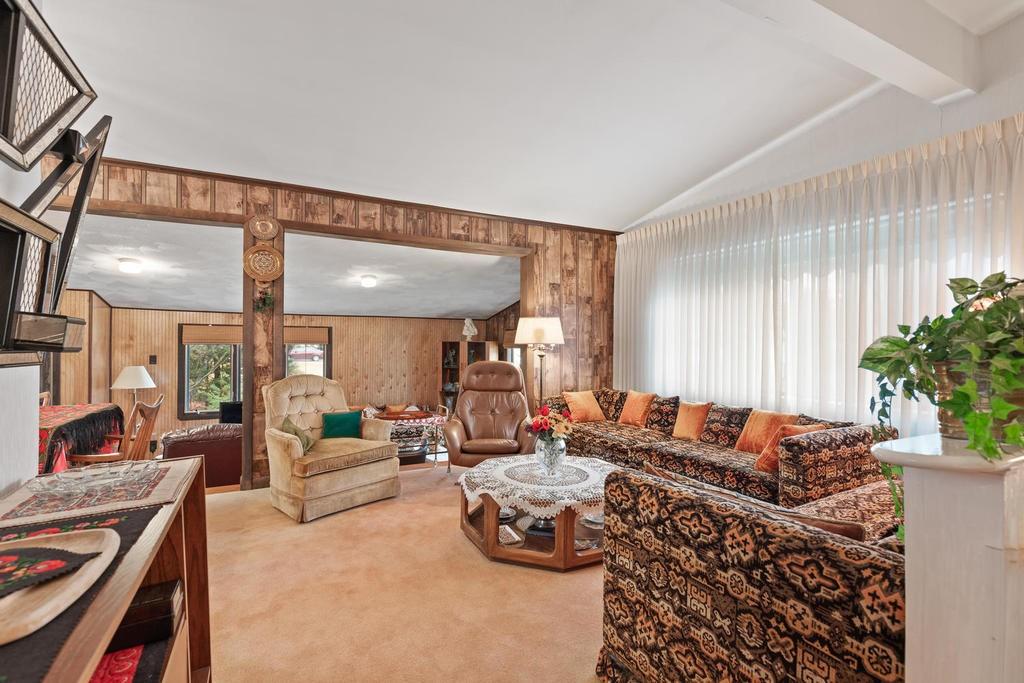 2 Bates Street Burlington, MA 01803 - Photo 10 of 30