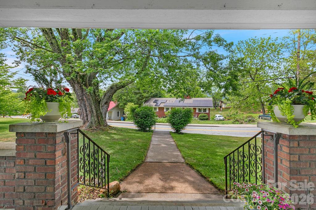 41 Harrison Street Canton, NC 28716 - Photo 6 of 48