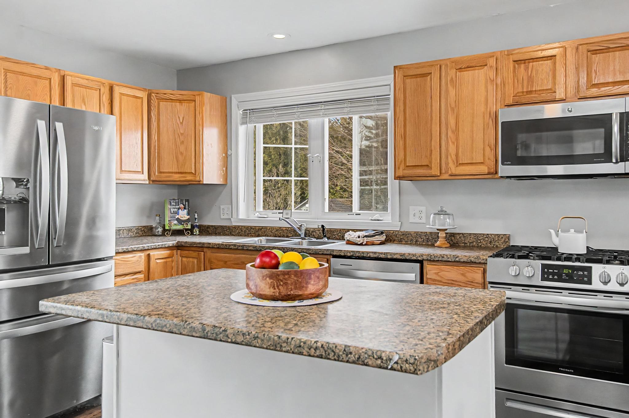 16 Shannon Way Milton, VT 05468 - Photo 19 of 54