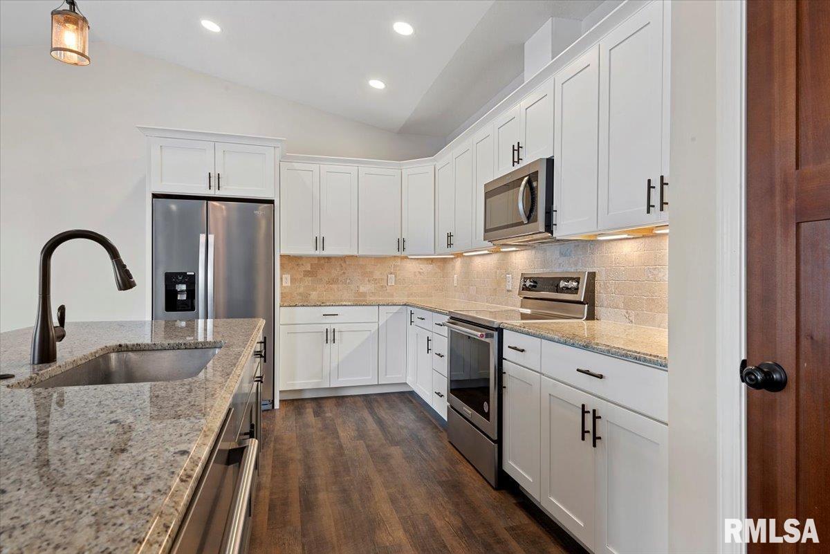 47 Durbin Terrace Chatham, IL 62629 - Photo 15 of 50