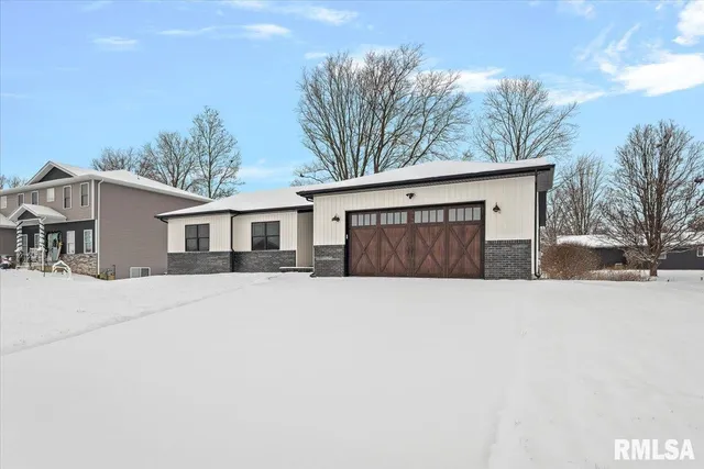 $500,000 | 47 Durbin Terrace, Chatham, IL 62629