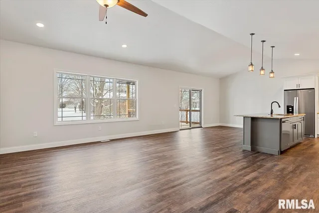 $500,000 | 47 Durbin Terrace, Chatham, IL 62629