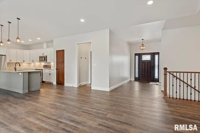 $500,000 | 47 Durbin Terrace, Chatham, IL 62629