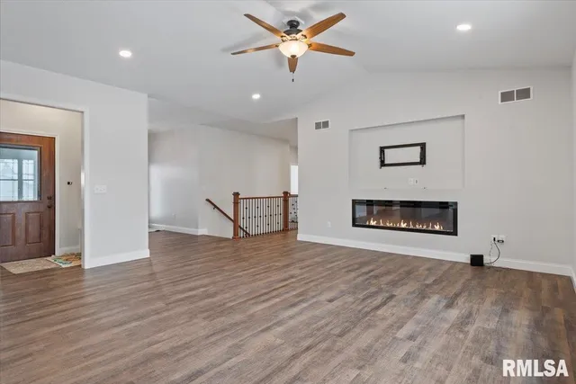 $500,000 | 47 Durbin Terrace, Chatham, IL 62629