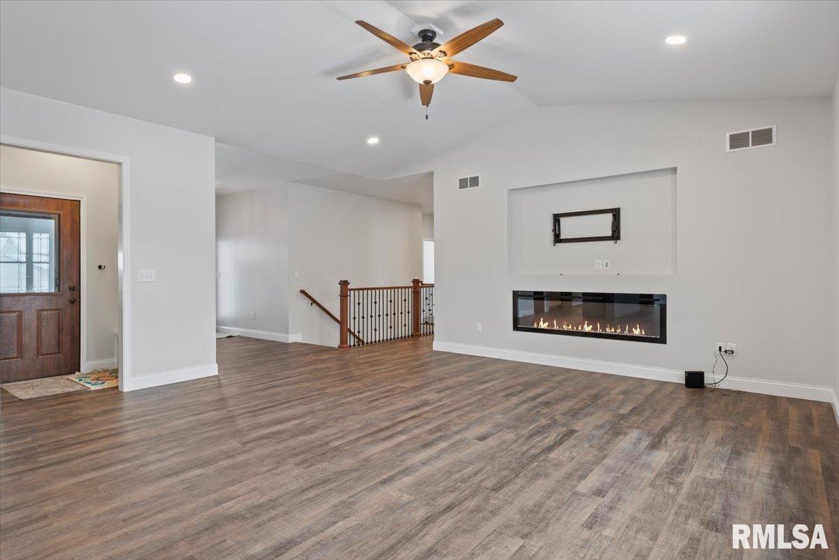 47 Durbin Terrace Chatham, IL 62629 - Photo 7 of 50