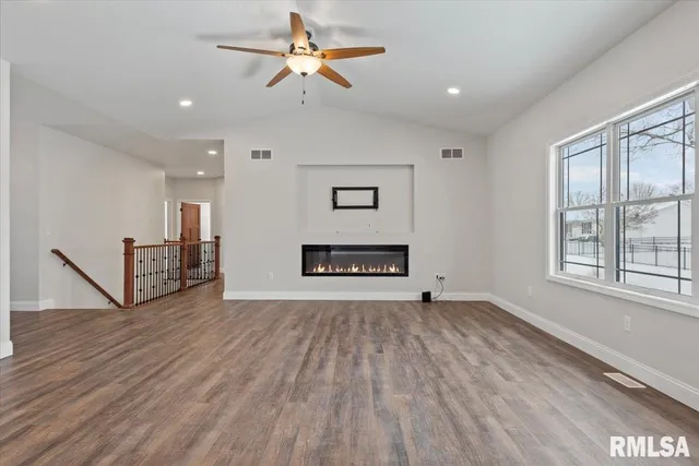 $500,000 | 47 Durbin Terrace, Chatham, IL 62629