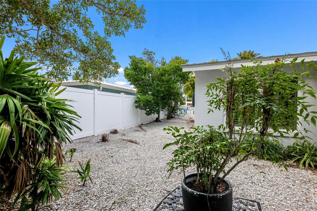 413 Poinsettia Road Anna Maria, FL 34216 - Photo 33 of 60