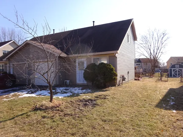 $230,000 | 1793 Goddard Lane, Hanover Park, IL 60133