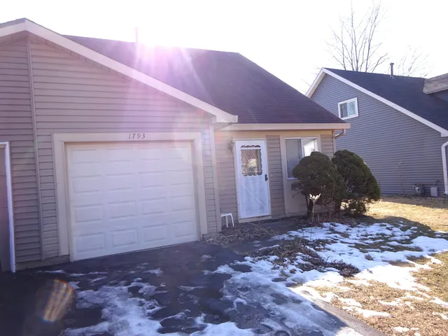 $199,900 | 1793 Goddard Lane, Hanover Park, IL 60133