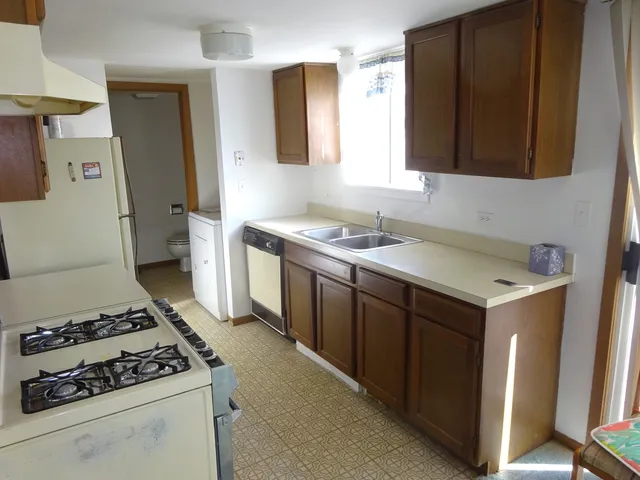 $199,900 | 1793 Goddard Lane, Hanover Park, IL 60133