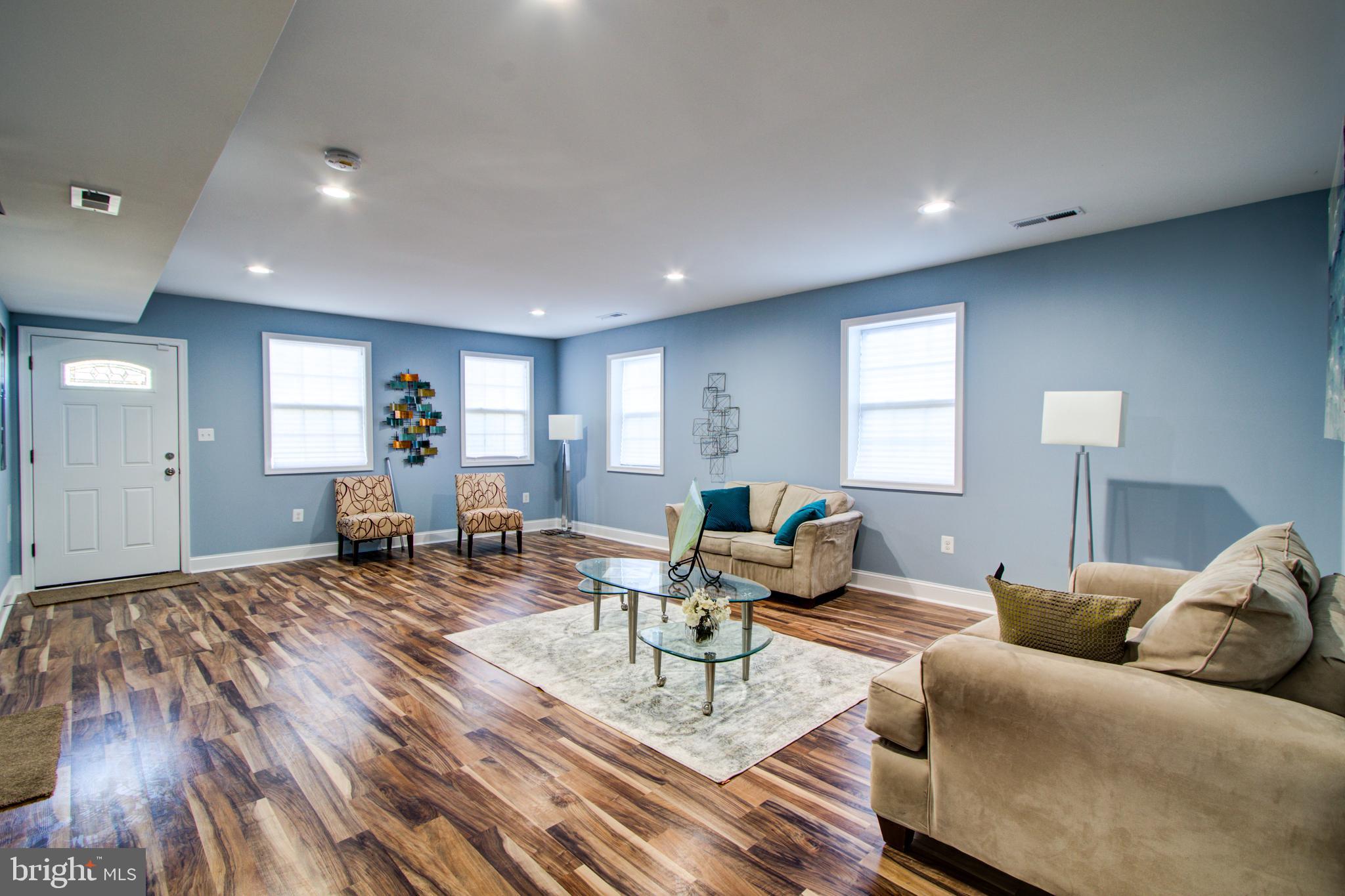 6303 Field Street Capitol Heights, MD 20743 - Photo 4 of 27 Huge living room