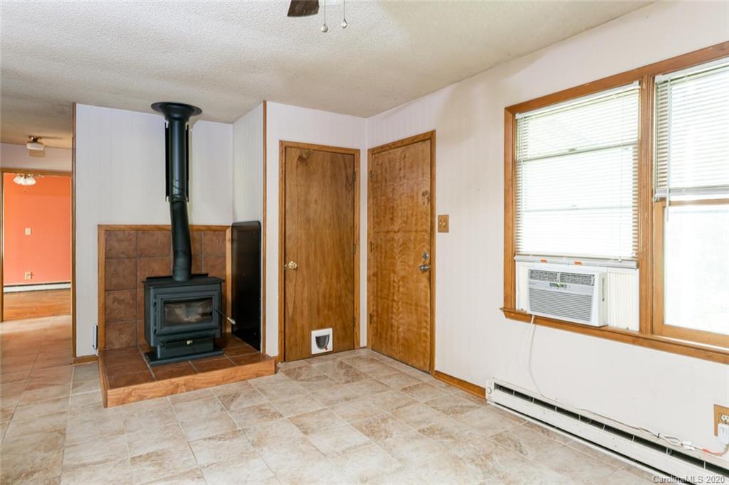 369 Frank Rector Road Marshall, NC 28753 - Photo 12 of 36 Gallery Image 12