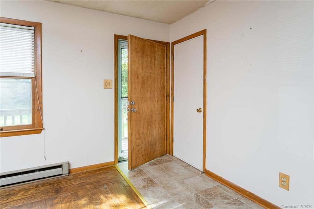 369 Frank Rector Road Marshall, NC 28753 - Photo 5 of 36 Gallery Image 5