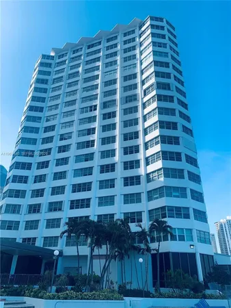 $3,150 | 801 Brickell Bay Drive, Unit 1470, Miami, FL 33131