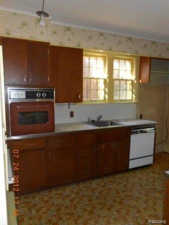 1220 Whittier Road Grosse Pointe, MI 48230 - Photo 4 of 23 DSCN1572 - Copy.JPG