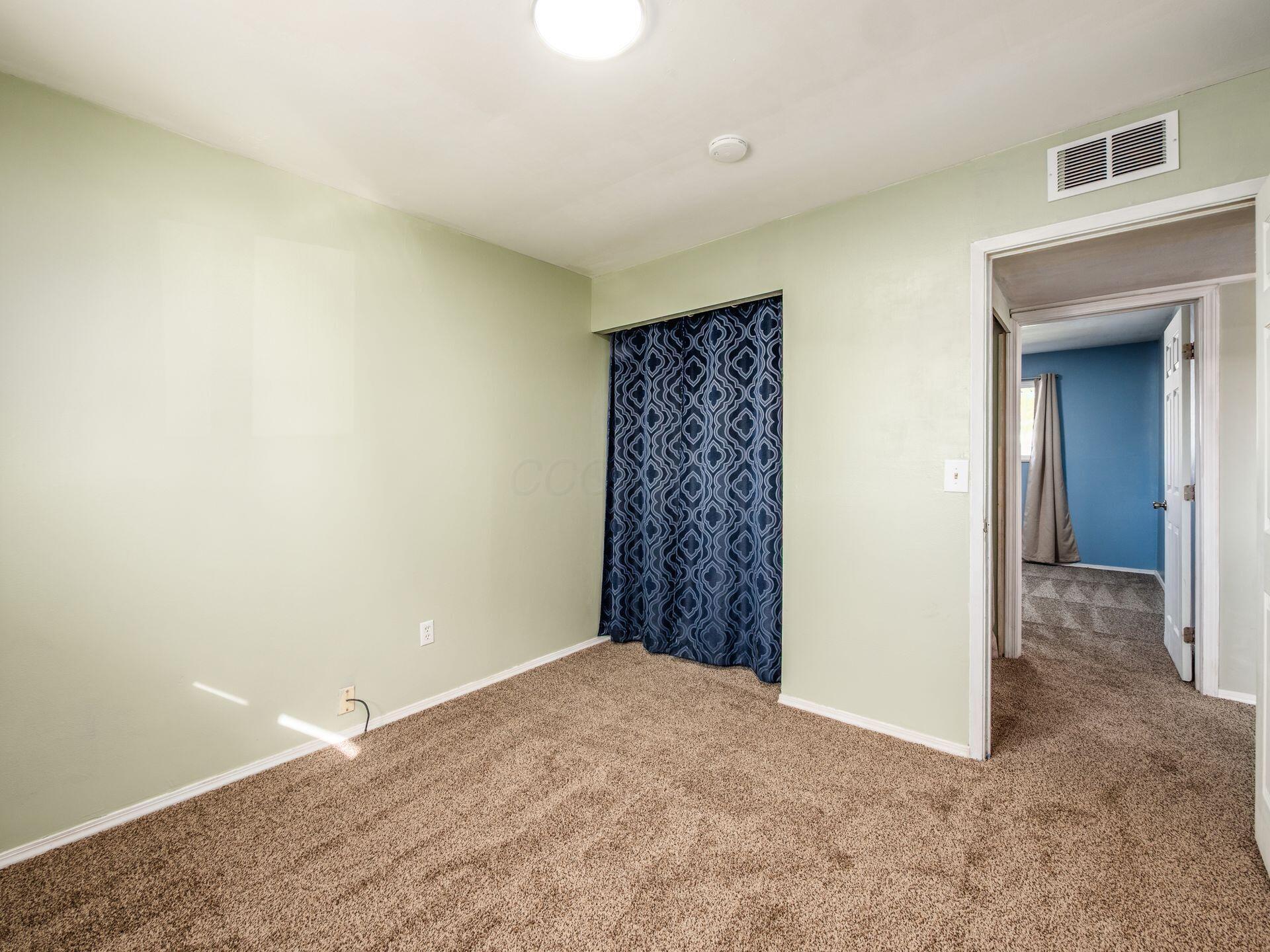 884 Bruckner Road Columbus, OH 43207 - Photo 26 of 29 Bedroom 3