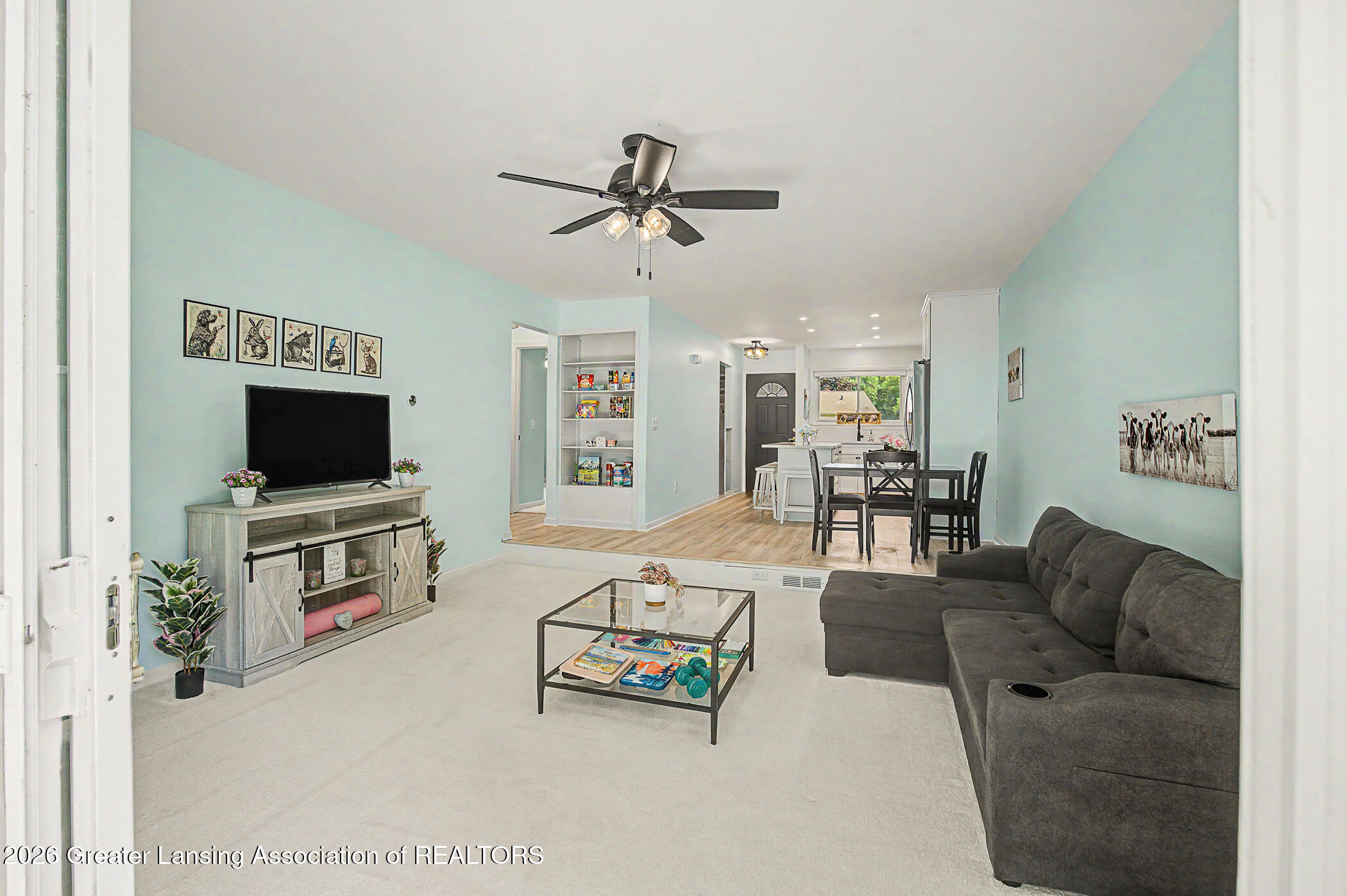 2059 La Mer Lane, Unit 17 Haslett, MI 48840 - Photo 17 of 48 Living Room