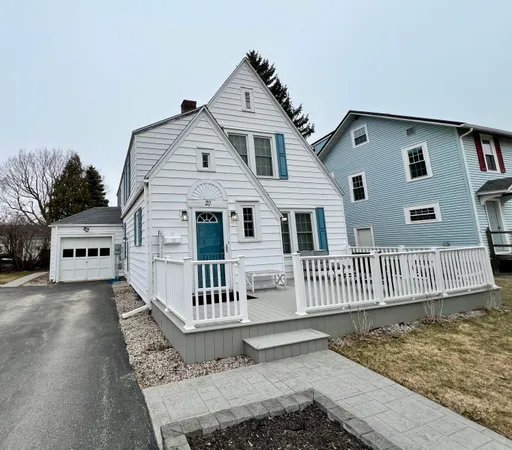 $274,900 | 20 Pearl Street, Rouses Point, NY 12979