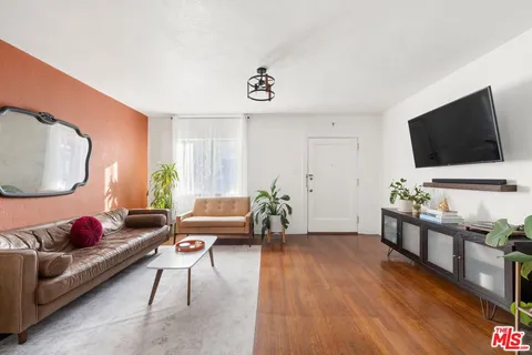 $1,500,000 | 2243 India Street, Los Angeles, CA 90039