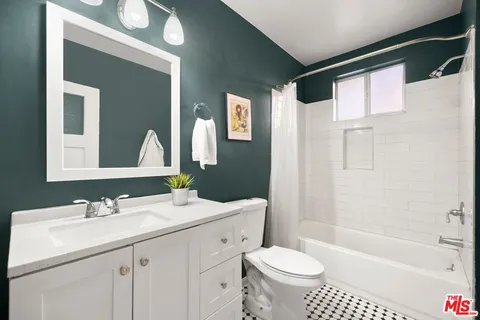 $1,500,000 | 2243 India Street, Los Angeles, CA 90039