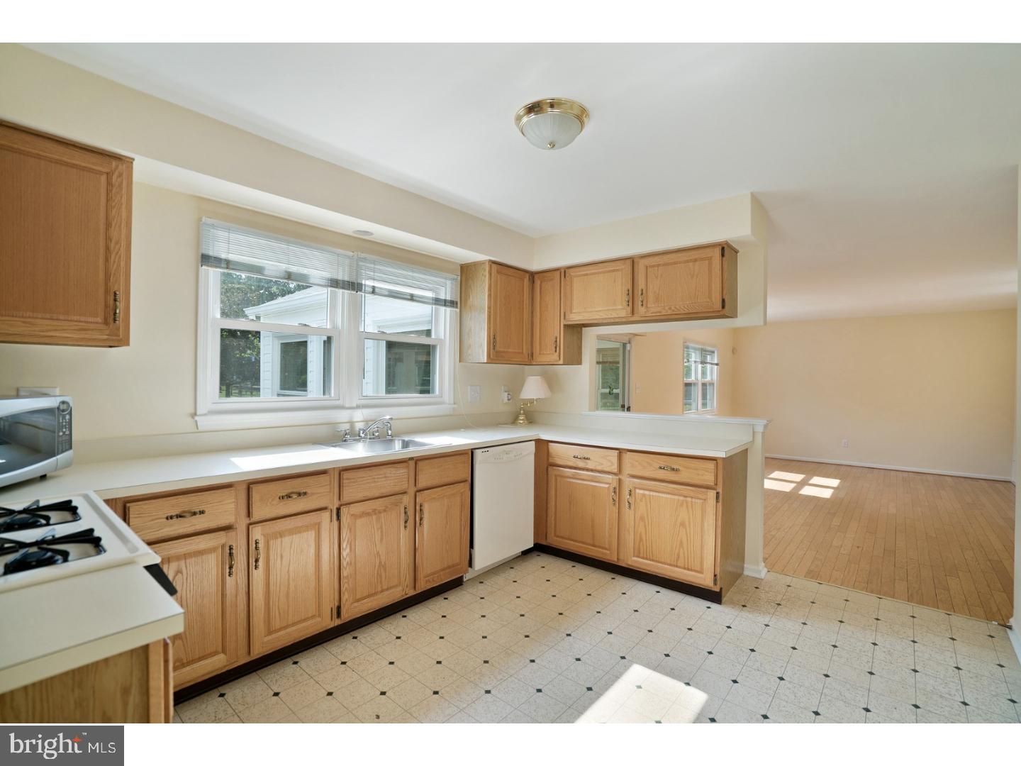 445 Briggs Road Langhorne, PA 19047 - Photo 5 of 25 Gallery Image 5
