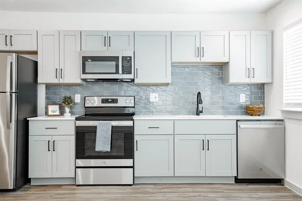 $999 | 523 North Ewing Avenue, Unit 102, Dallas, TX 75203
