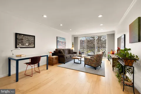 $348,500 | 4977 Battery Lane, Unit 1-208, Bethesda, MD 20814
