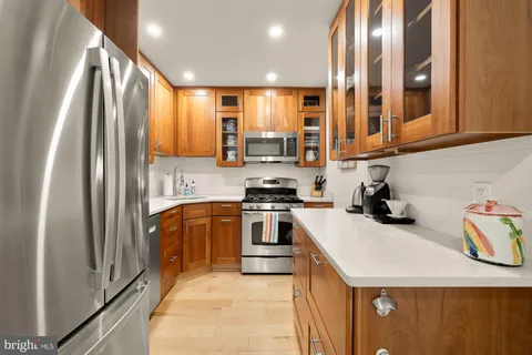 $348,500 | 4977 Battery Lane, Unit 1-208, Bethesda, MD 20814