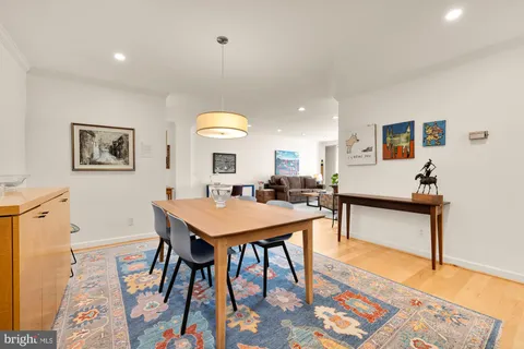 $348,500 | 4977 Battery Lane, Unit 1-208, Bethesda, MD 20814