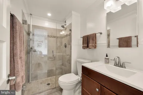 $348,500 | 4977 Battery Lane, Unit 1-208, Bethesda, MD 20814