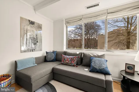 $348,500 | 4977 Battery Lane, Unit 1-208, Bethesda, MD 20814