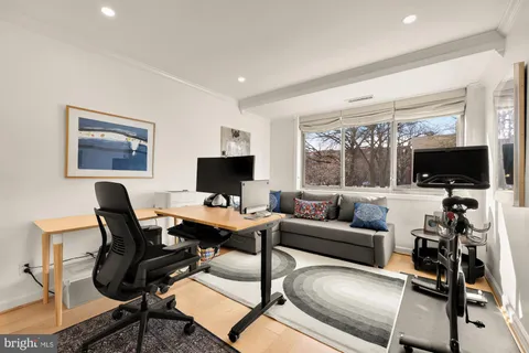 $348,500 | 4977 Battery Lane, Unit 1-208, Bethesda, MD 20814