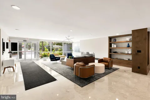$348,500 | 4977 Battery Lane, Unit 1-208, Bethesda, MD 20814