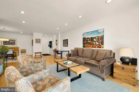 $348,500 | 4977 Battery Lane, Unit 1-208, Bethesda, MD 20814