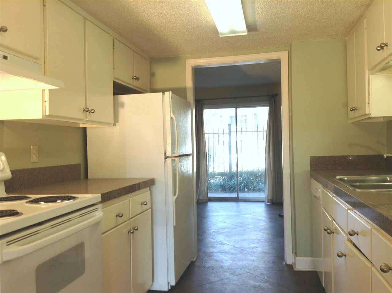 550 Post Drive, Unit 509 Ridgeland, MS 39157 - Photo 4 of 31 Granite , New appliances