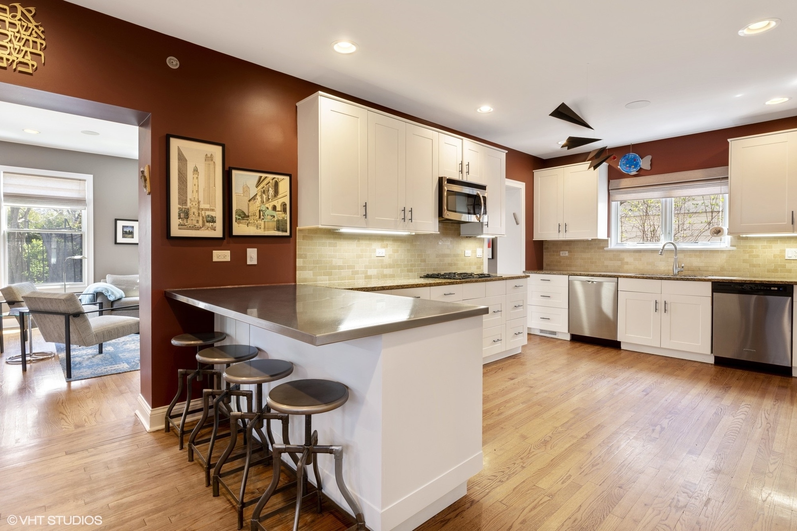 9337 Harding Avenue Evanston, IL 60203 - Photo 4 of 27